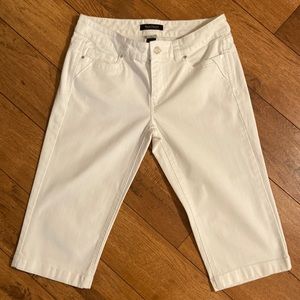 WHBM White Shorts Knee Pants
